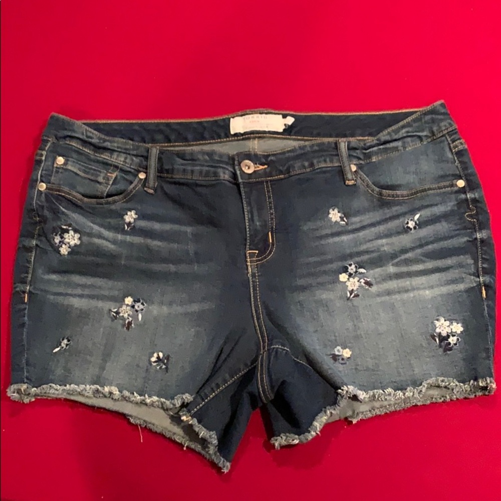 Floral Cut off shorts